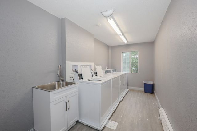 379 Huse Rd Unit 14, Manchester, NH 03103