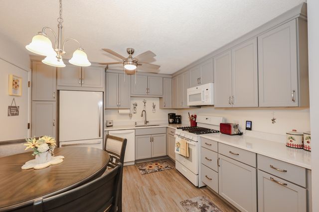 379 Huse Rd Unit 14, Manchester, NH 03103