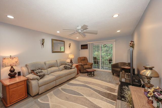 379 Huse Rd Unit 14, Manchester, NH 03103