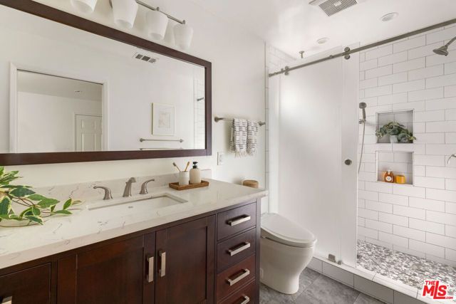 2342 Lake View Avenue, Los Angeles, CA 90039