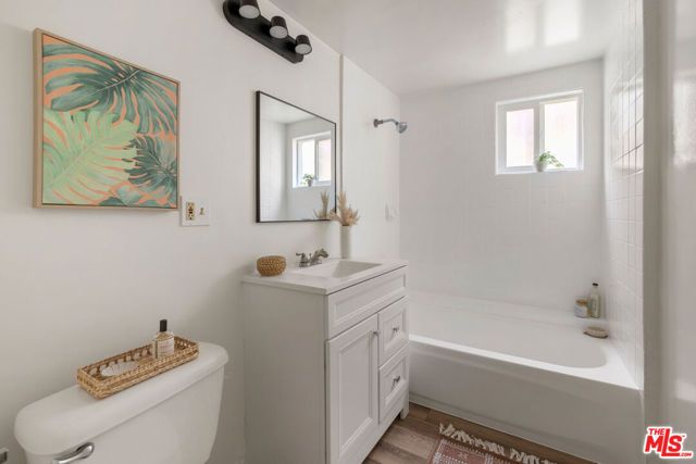 2342 Lake View Avenue, Los Angeles, CA 90039