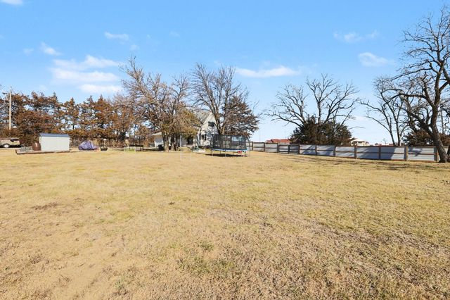 4701 N Woodlawn Blvd, Bel Aire, KS 67220