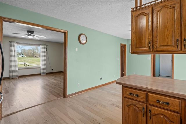 1092 Crockett Dr, New Johnsonville, TN 37134