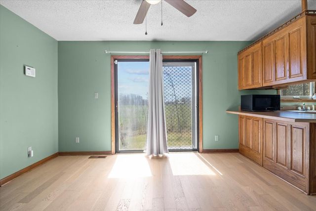 1092 Crockett Dr, New Johnsonville, TN 37134