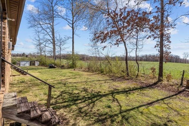 1092 Crockett Dr, New Johnsonville, TN 37134