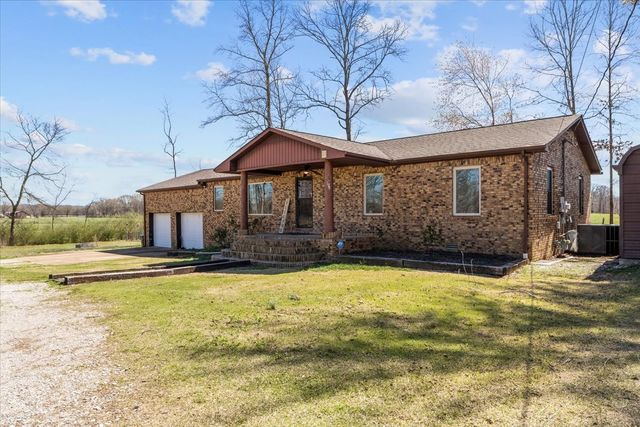 1092 Crockett Dr, New Johnsonville, TN 37134