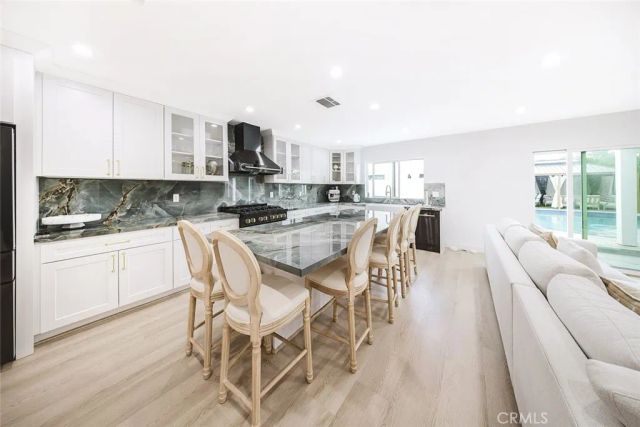 7306 Farmdale Avenue, North Hollywood, CA 91605