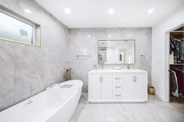 7306 Farmdale Avenue, North Hollywood, CA 91605