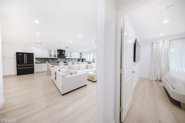 7306 Farmdale Avenue, North Hollywood, CA 91605