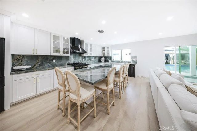 7306 Farmdale Avenue, North Hollywood, CA 91605