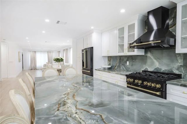 7306 Farmdale Avenue, North Hollywood, CA 91605