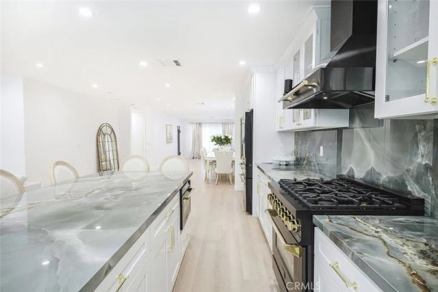 7306 Farmdale Avenue, North Hollywood, CA 91605