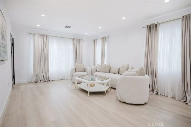 7306 Farmdale Avenue, North Hollywood, CA 91605