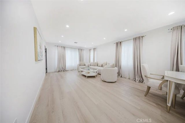 7306 Farmdale Avenue, North Hollywood, CA 91605