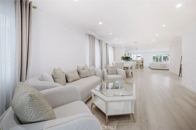 7306 Farmdale Avenue, North Hollywood, CA 91605