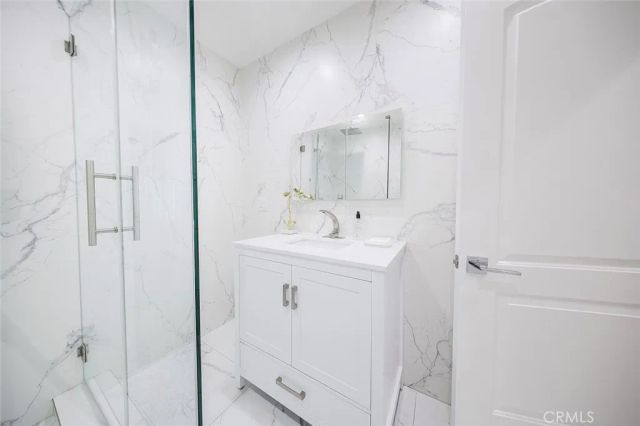 7306 Farmdale Avenue, North Hollywood, CA 91605