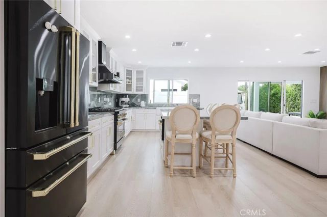 7306 Farmdale Avenue, North Hollywood, CA 91605