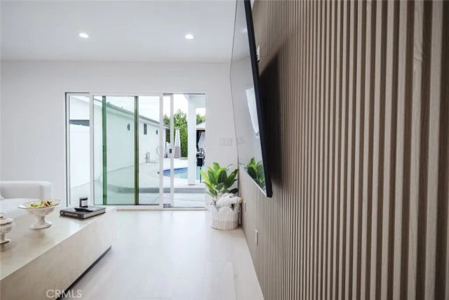 7306 Farmdale Avenue, North Hollywood, CA 91605