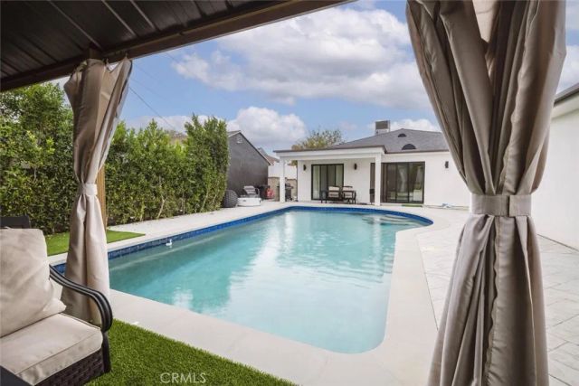 7306 Farmdale Avenue, North Hollywood, CA 91605