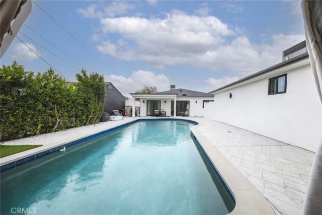 7306 Farmdale Avenue, North Hollywood, CA 91605