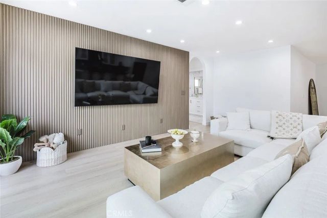 7306 Farmdale Avenue, North Hollywood, CA 91605