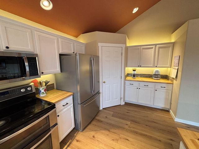 16410 N Morton Dr, Spokane, WA 99208