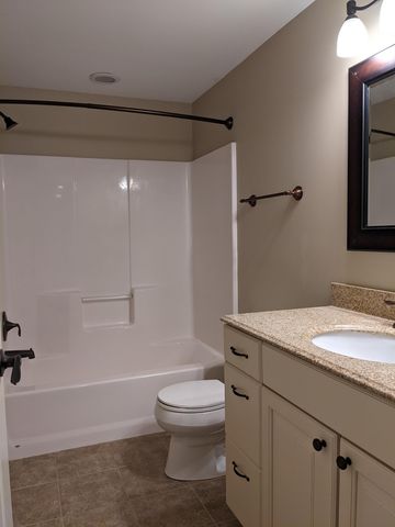 746-748 Gabriela Court, Rockford, IL 61108