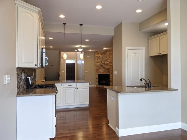 746-748 Gabriela Court, Rockford, IL 61108