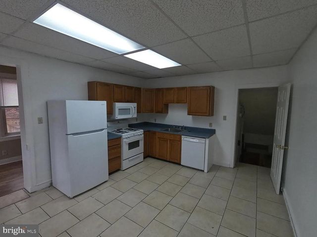 604 E MARSHALL ST, Norristown, PA 19401