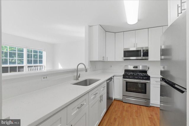 6129 KENDRA WAY, Centreville, VA 20121