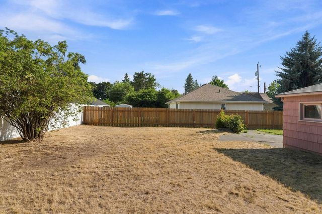 1129 W Bismark Ave, Spokane, WA 99205