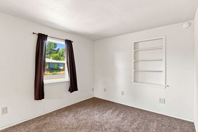 1129 W Bismark Ave, Spokane, WA 99205