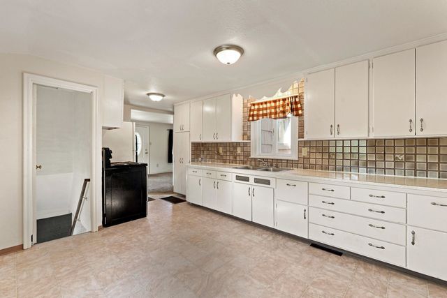 1129 W Bismark Ave, Spokane, WA 99205