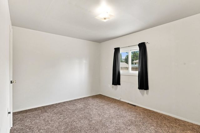 1129 W Bismark Ave, Spokane, WA 99205