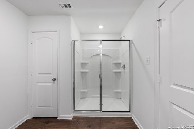 16100 Farmer, Lytle, TX 78052