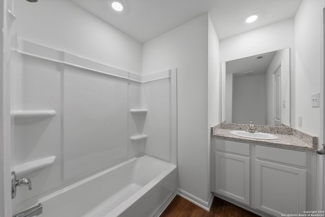 16100 Farmer, Lytle, TX 78052