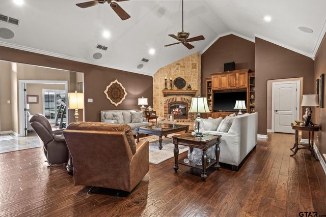 204 Private Road 54166, Pittsburg, TX 75686