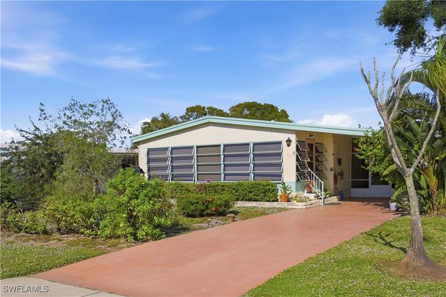 181 Sugarloaf LN, Naples, FL 34114