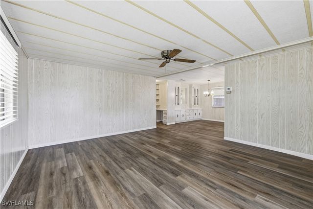 181 Sugarloaf LN, Naples, FL 34114