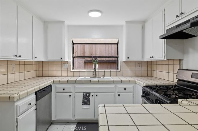 13534 Cordary Avenue 14, Hawthorne, CA 90250