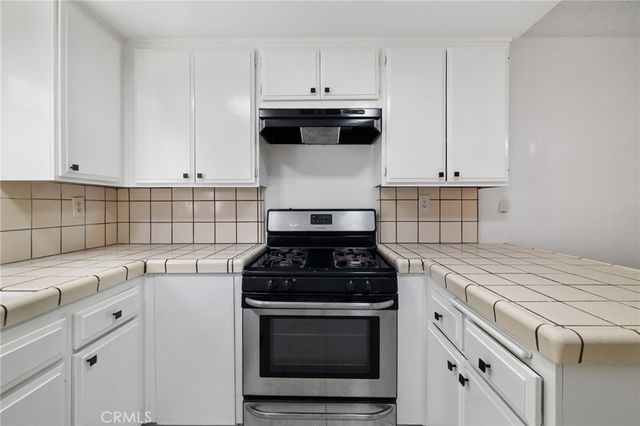 13534 Cordary Avenue 14, Hawthorne, CA 90250