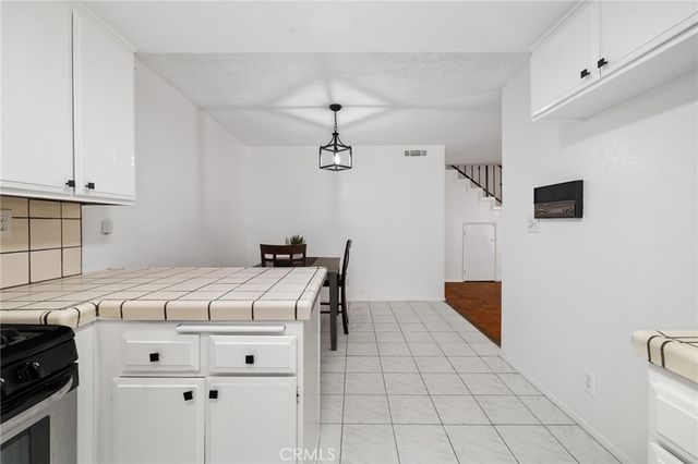 13534 Cordary Avenue 14, Hawthorne, CA 90250
