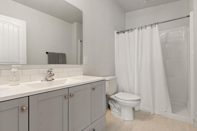 4941 Donovan Dr, Carmichael, CA 95608