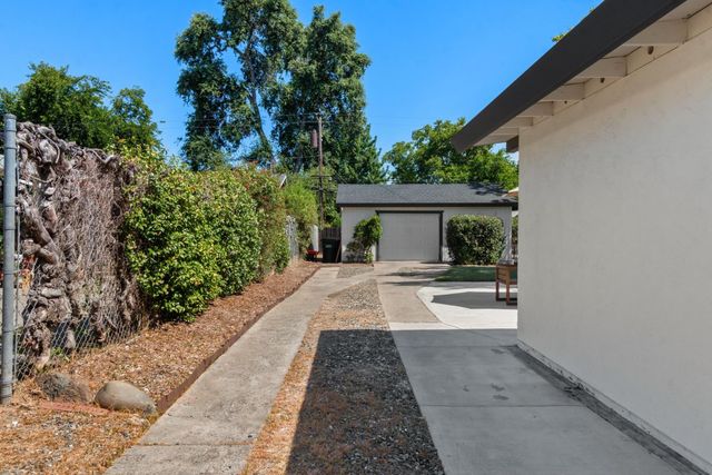 4941 Donovan Dr, Carmichael, CA 95608