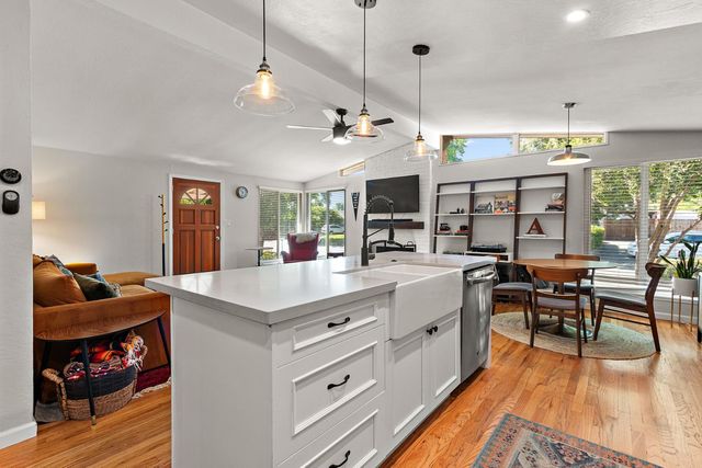4941 Donovan Dr, Carmichael, CA 95608