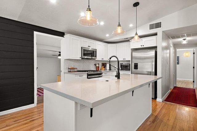 4941 Donovan Dr, Carmichael, CA 95608