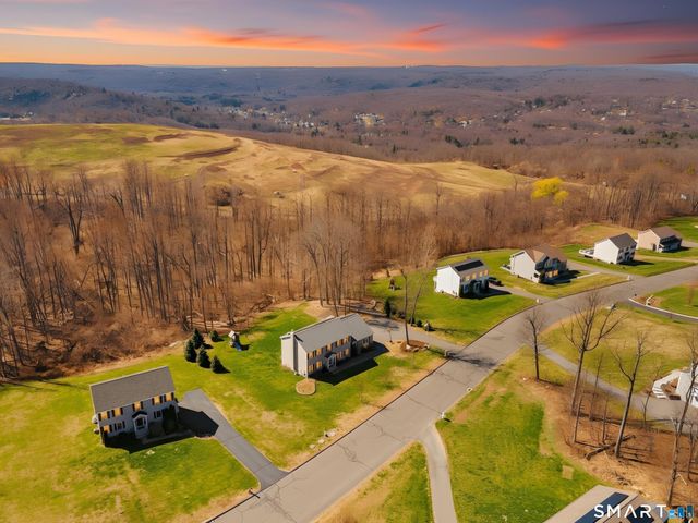 18 Oakwood Drive, Beacon Falls, CT 06403