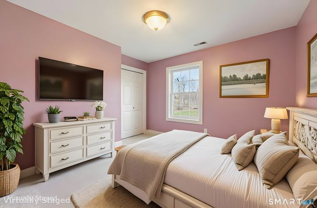 18 Oakwood Drive, Beacon Falls, CT 06403