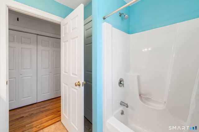 18 Oakwood Drive, Beacon Falls, CT 06403