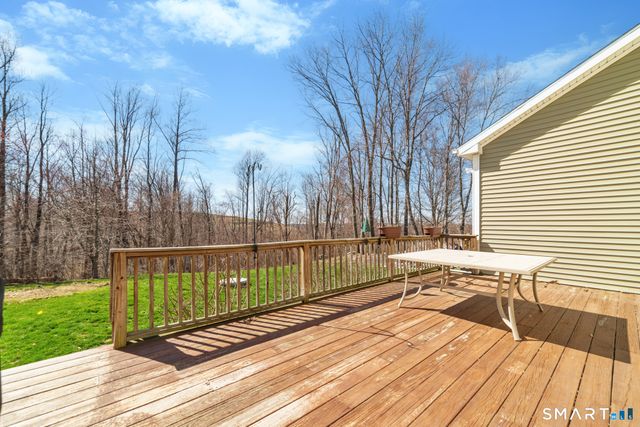 18 Oakwood Drive, Beacon Falls, CT 06403